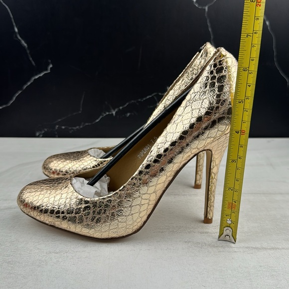 Riverberry Piper-01 Women’s Round Toe heel Gold Snake sz 7.5 - Picture 7 of 11